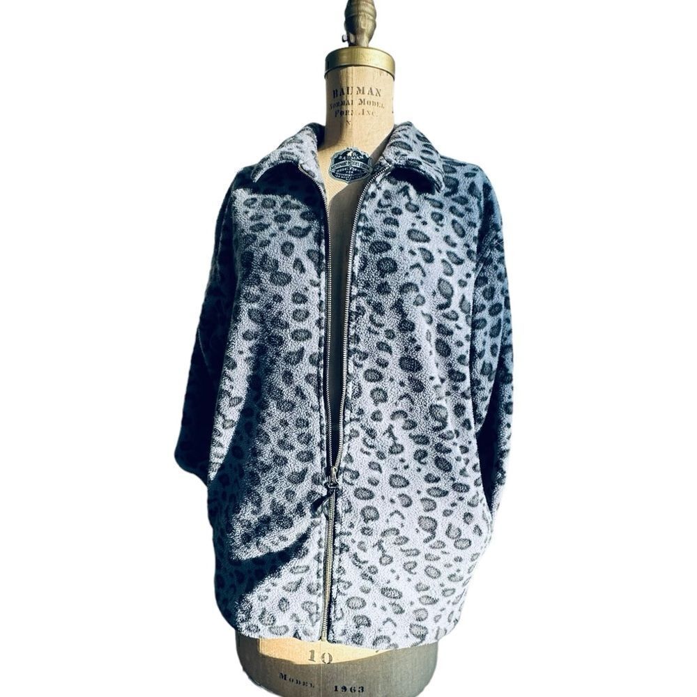 Vintage Y2K Lavon Grey Leopard Print Full zip sweatshirt jacket size Large